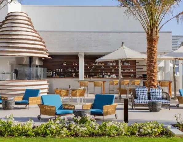 Pool bar de l'Hilton Abu Dhabi Yas Island