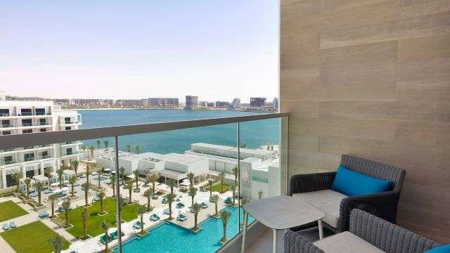 Balcon d'une chambre de l'Hilton Abu Dhabi Yas Island