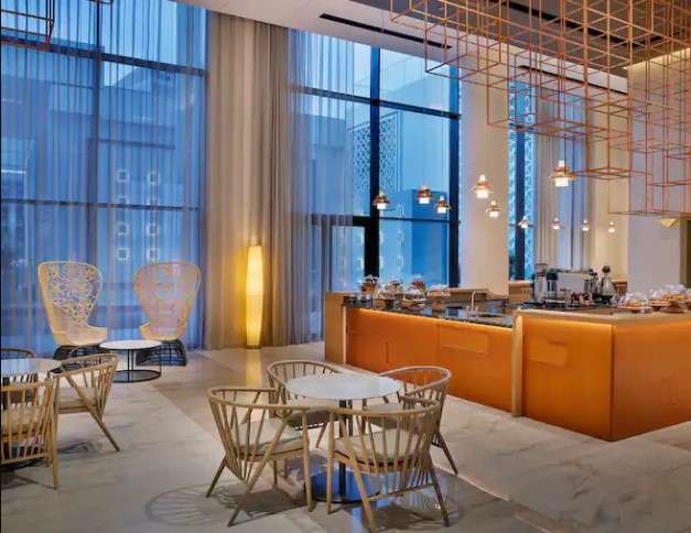 Lounge Bar de l'Hilton Abu Dhabi Yas Island